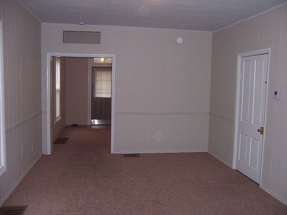 4th image of 125 Cleves Ave
