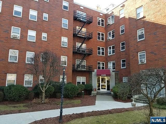 1st image of 2320 Linwood Ave APT 1B