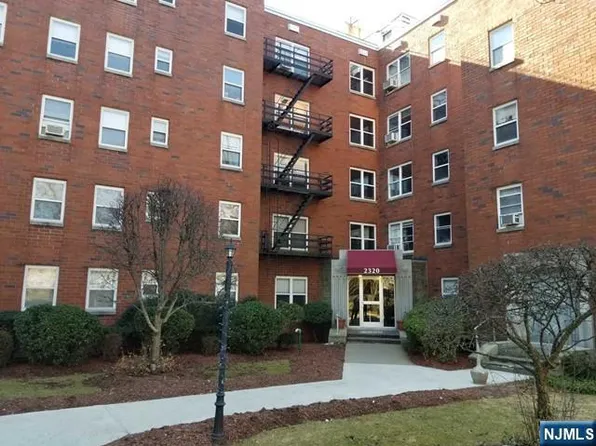 2320 Linwood Ave APT 1B, Fort Lee, NJ 07024