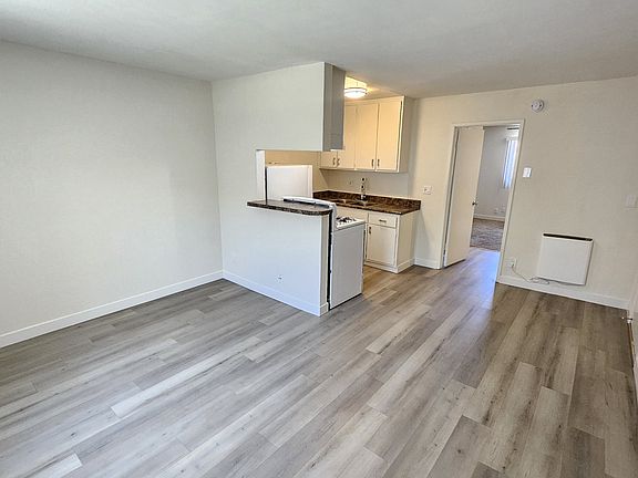 3rd image of 6842 N Fulton Ave #19