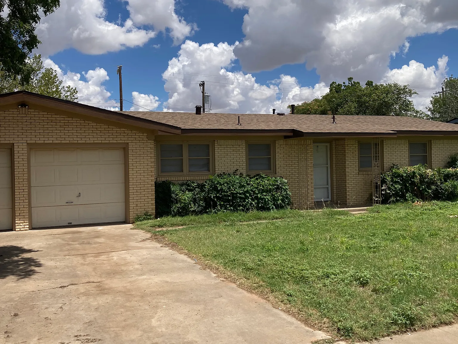 3 bed, 1354 sqft, $1,300 — Photo 2