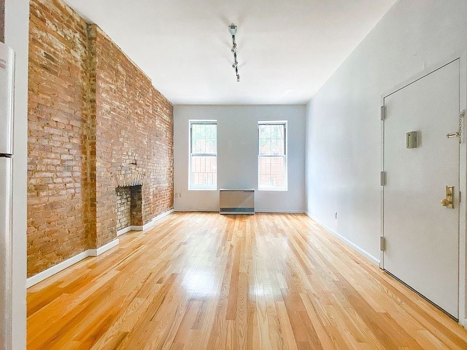 1st image of 425 Wythe Ave #1A