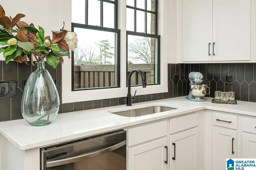 2 bed, 2.5 bath, $2,650 — Photo 4