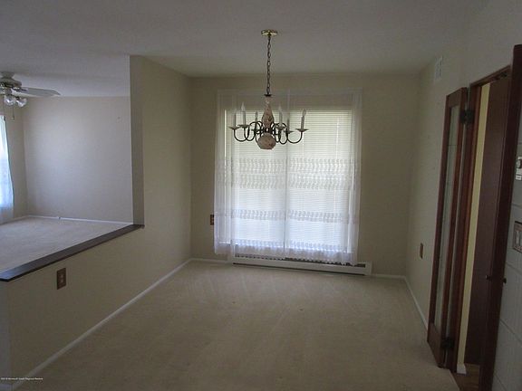 3rd image of 27 Twyford Lane