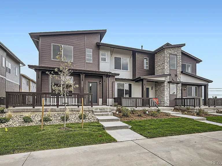 2 story end-unit townhome with deck