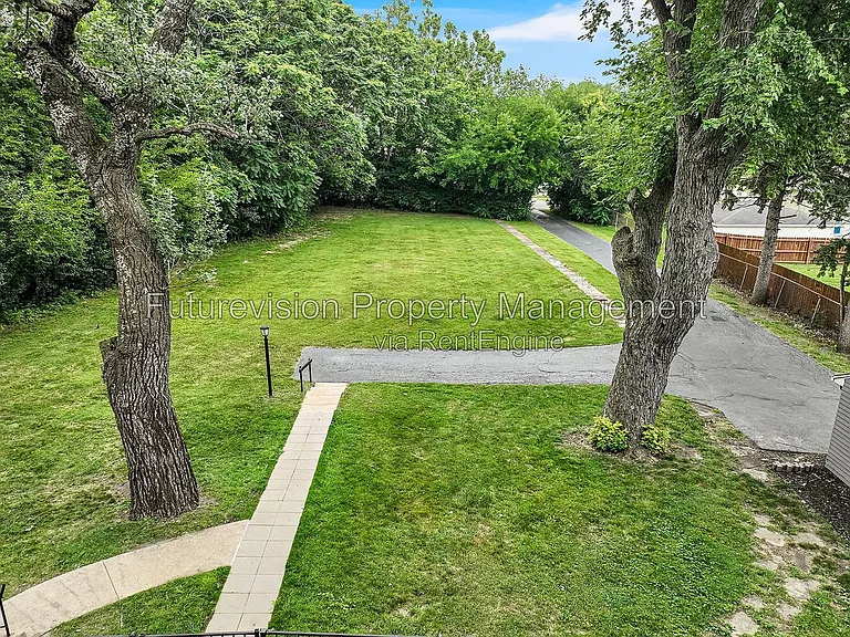 28 S Richmond Ave — Photo 4
