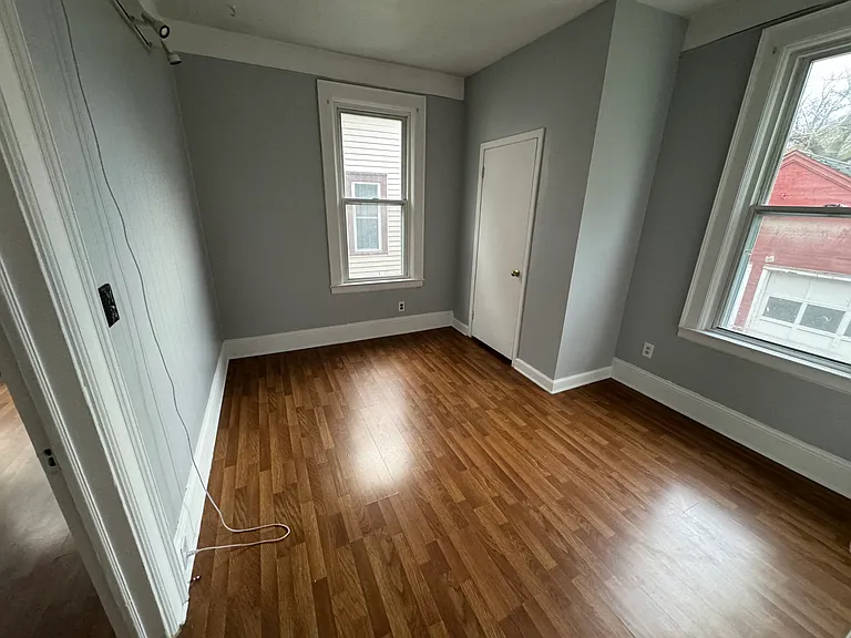 105 Merz Ave #1 — Photo 2