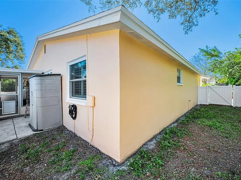 1000 Crane Ct — Photo 41