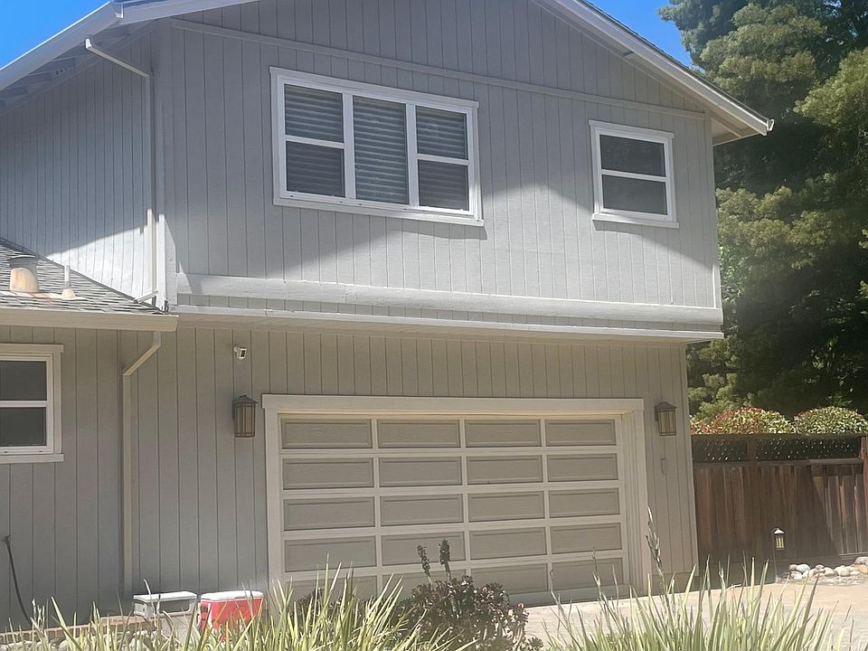 1 bedroom apartment above garage is for rent.