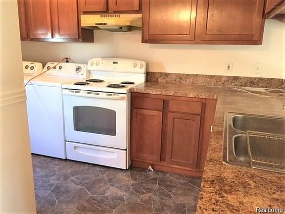 5th image of 1170 Leisure Dr