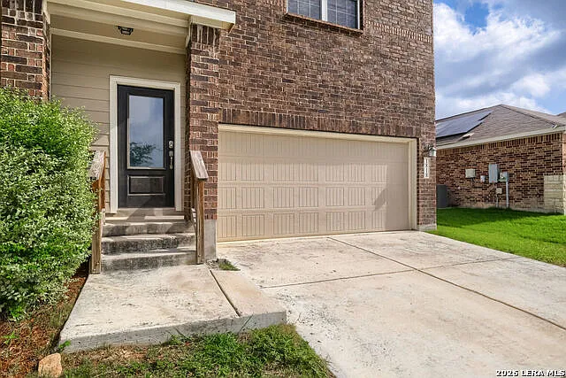 3 bed, 2.5 bath, 2065 sqft, $1,995 — Photo 3