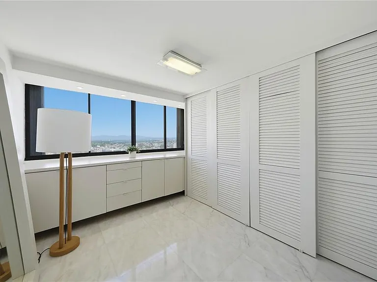 1 Taft St #Penthouse C — Photo 20