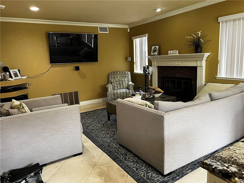 1 bed, 1867 sqft, $850 — Photo 3