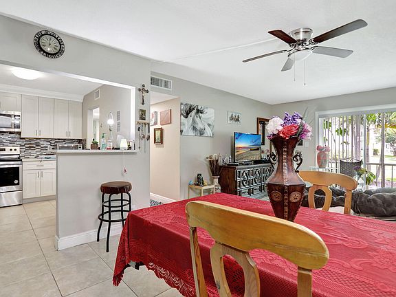 5th image of 708 SE 2nd Avenue #324