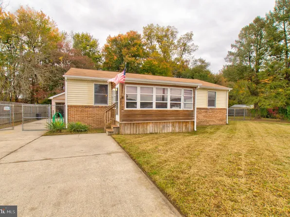 251 Chestnut St, Salem, NJ 08079