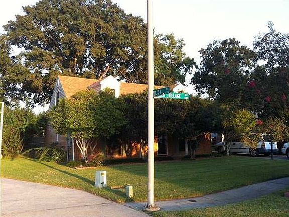 2nd image of 804 Plaza Village Dr