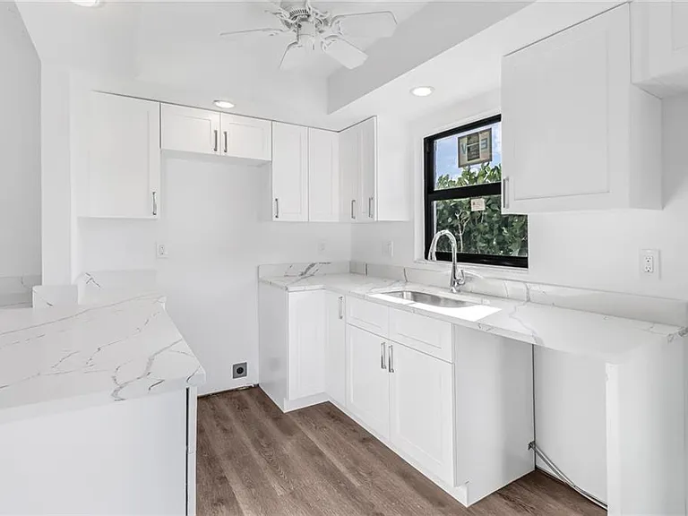 17452 Woodland Trace Dr — Photo 2