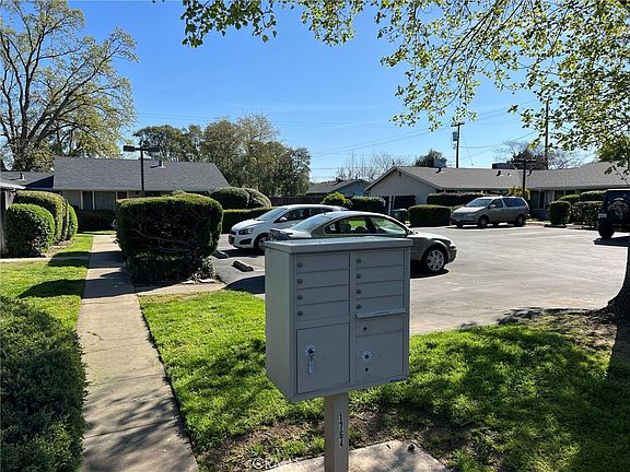 5th image of 1 Mayfair Dr