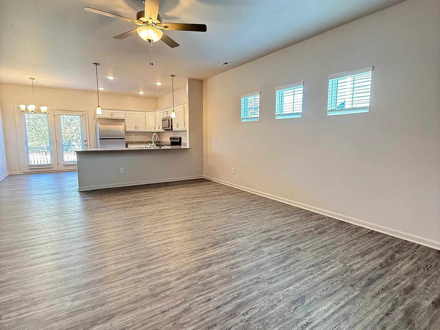 3 bed, 100 sqft, $2,315 — Photo 3