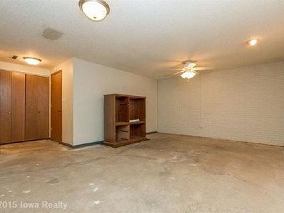 1st image of 933 Breezewood Cir