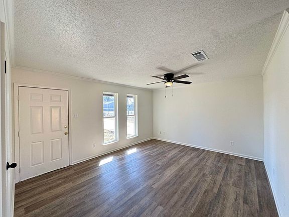 4th image of 1305 Ray Rd