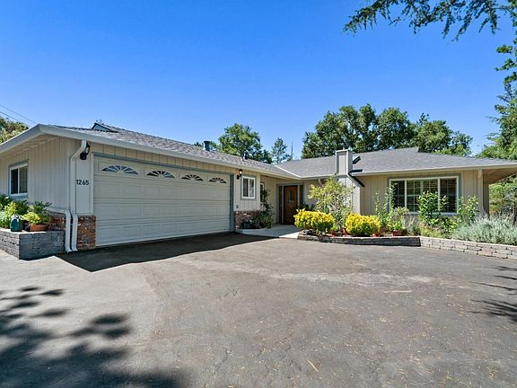 2nd image of 1265 Whispering Pines Dr