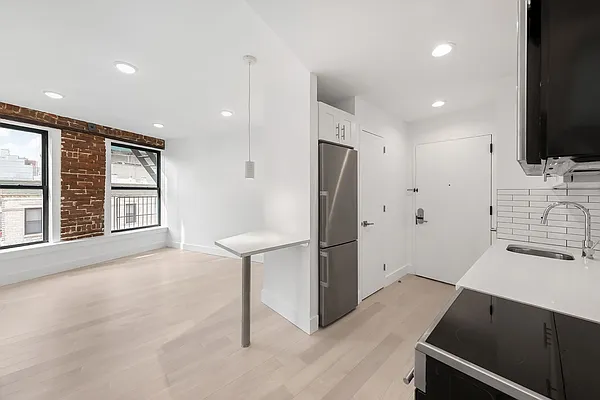 Rented by Compass | media 2