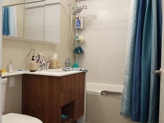 5th image of 222 E 111th St APT 5C