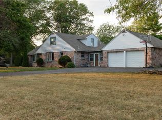 765 E Pumping Station Rd, Quakertown, PA 18951