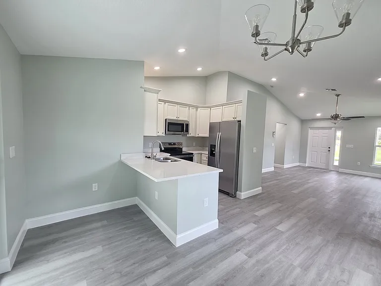 5108 SE 42nd St — Photo 2