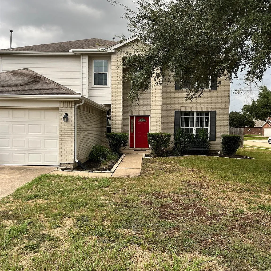 5 bed, 2.5 bath, 2947 sqft, $2,900 — Photo 1