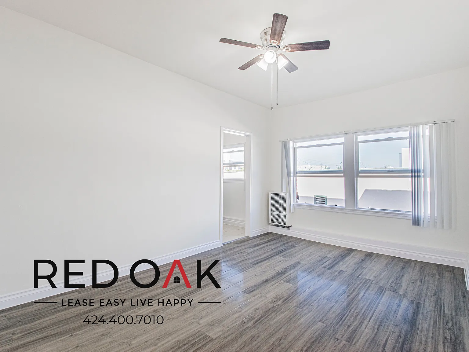 ~Low Deposit~ Wonderful Studio With Walk-In Closet And On-Site Laundry ~ In Prime la! — Photo 1