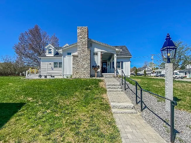 60 Sheldon St — Photo 3