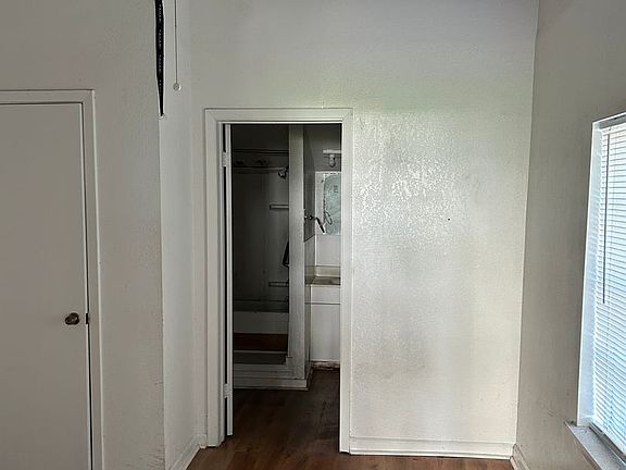 2nd image of 2519 Centenary Blvd