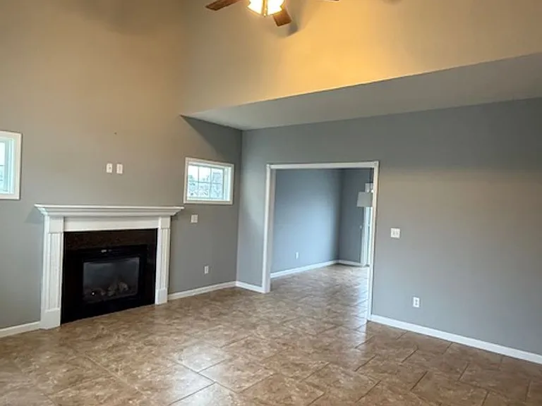 404 Dalhlia Dr — Photo 1