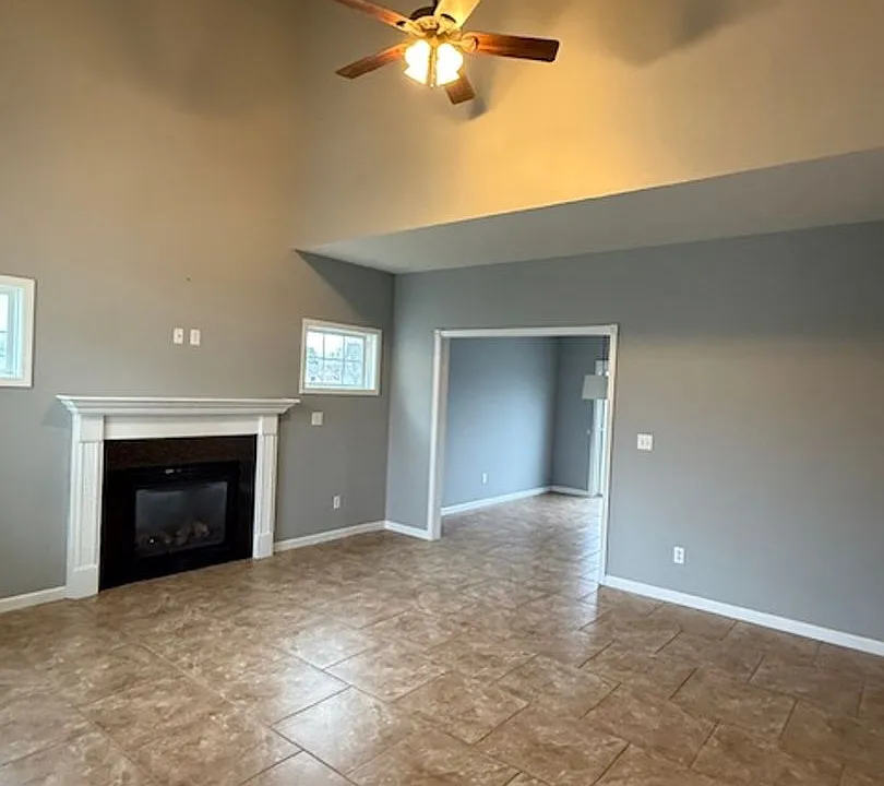 404 Dalhlia Dr