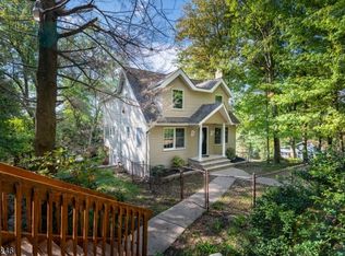 27 Beach Haven Rd, Hewitt, NJ 07421