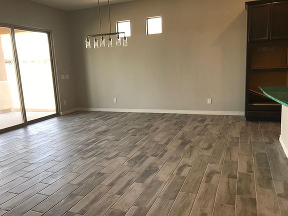 5th image of 990 W Pagoda Ave