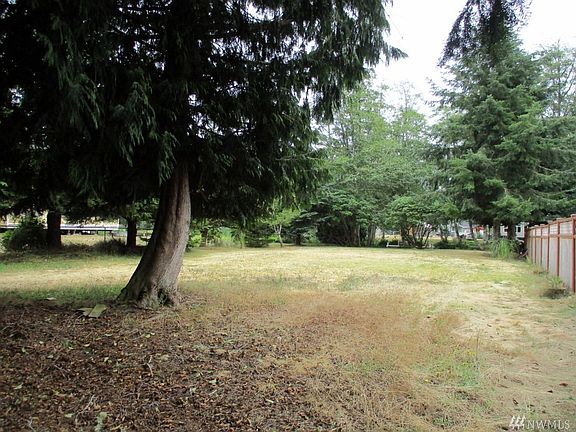 3rd image of 911 Hassalo Ave SE