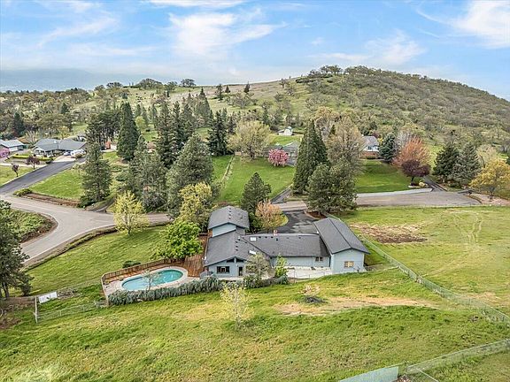 2nd image of 2455 David Ln