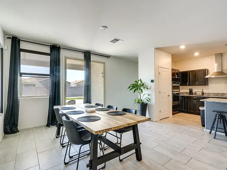 12525 W Palmaire Ave — Photo 5