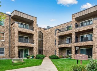2220 Midland Grove Rd APT 304, Roseville, MN 55113