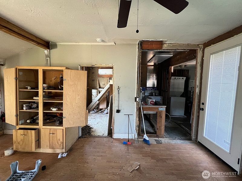 3rd image of 125 S 6th Street