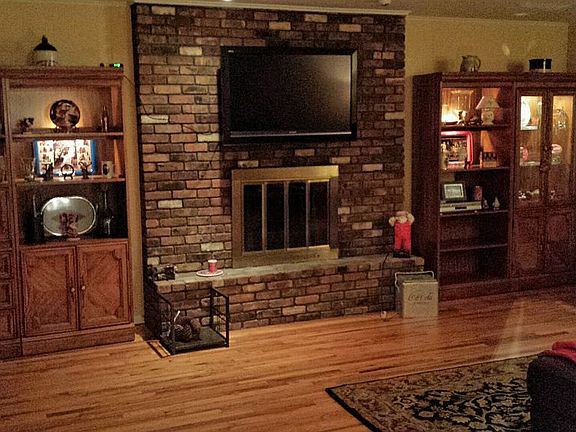 3rd image of 24 Oak Ave