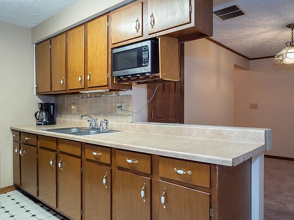 4th image of 1020 Merrywood Dr