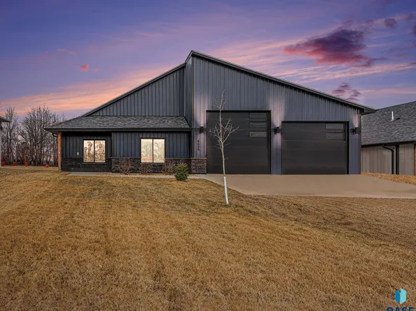 6529 Nordstrom Trl, Wentworth, SD 57075