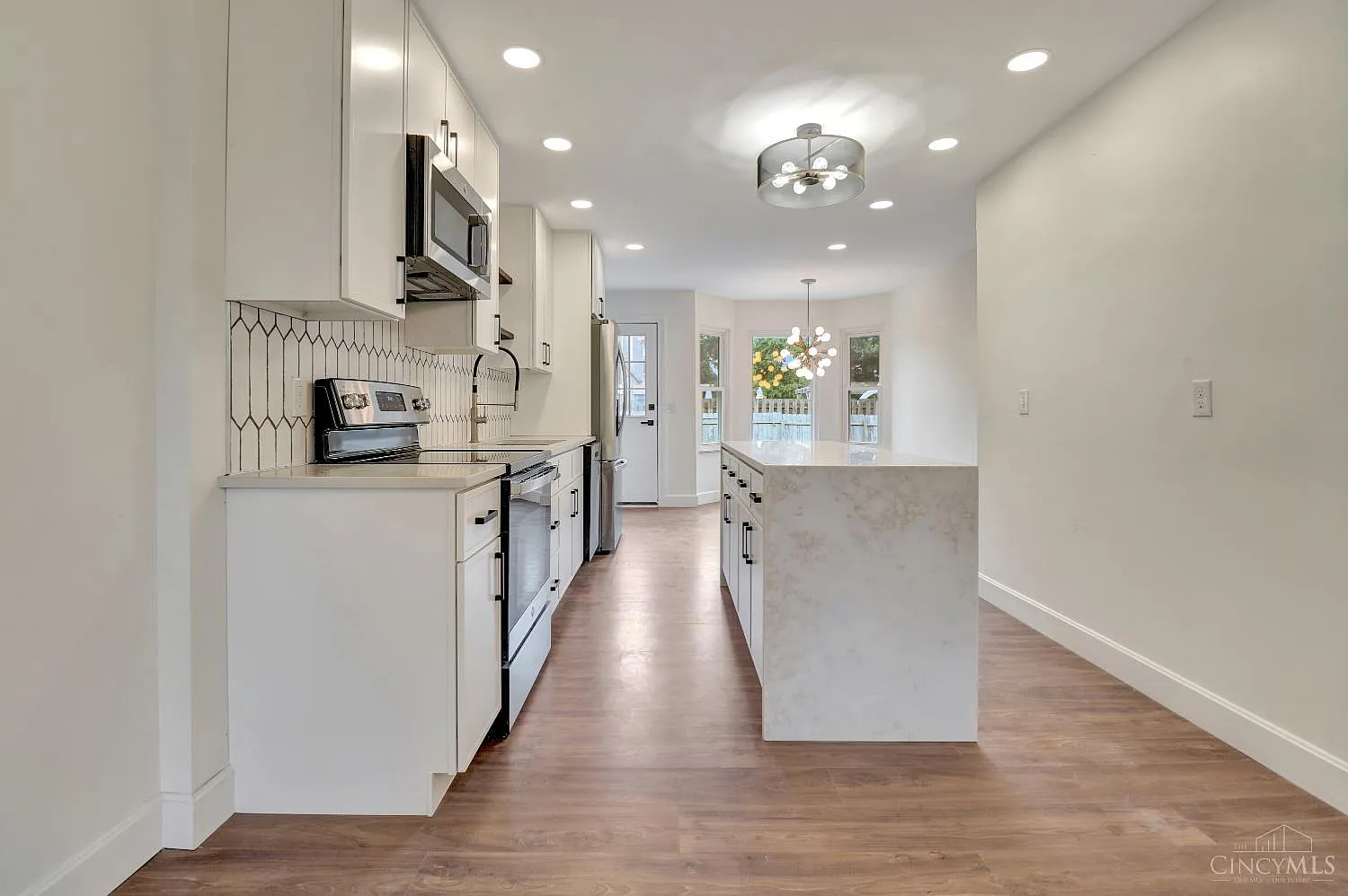5 bed, 3.5 bath, $3,395 — Photo 4