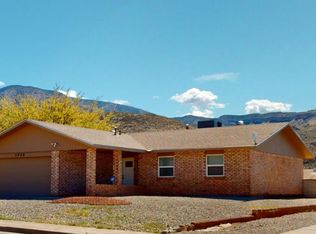 3206 Thunder Rd, Alamogordo, NM 88310
