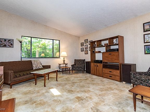 4th image of 9265 Lorrich Dr