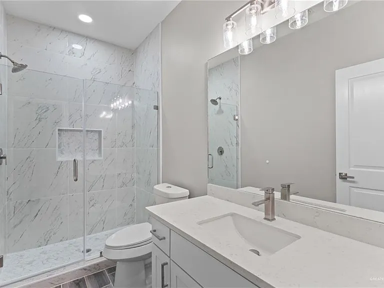 2604 Woodpecker St #2 — Photo 13